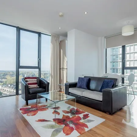 Absolutely Stunning 2-Bed In The Heart Of Croydon Apartamento